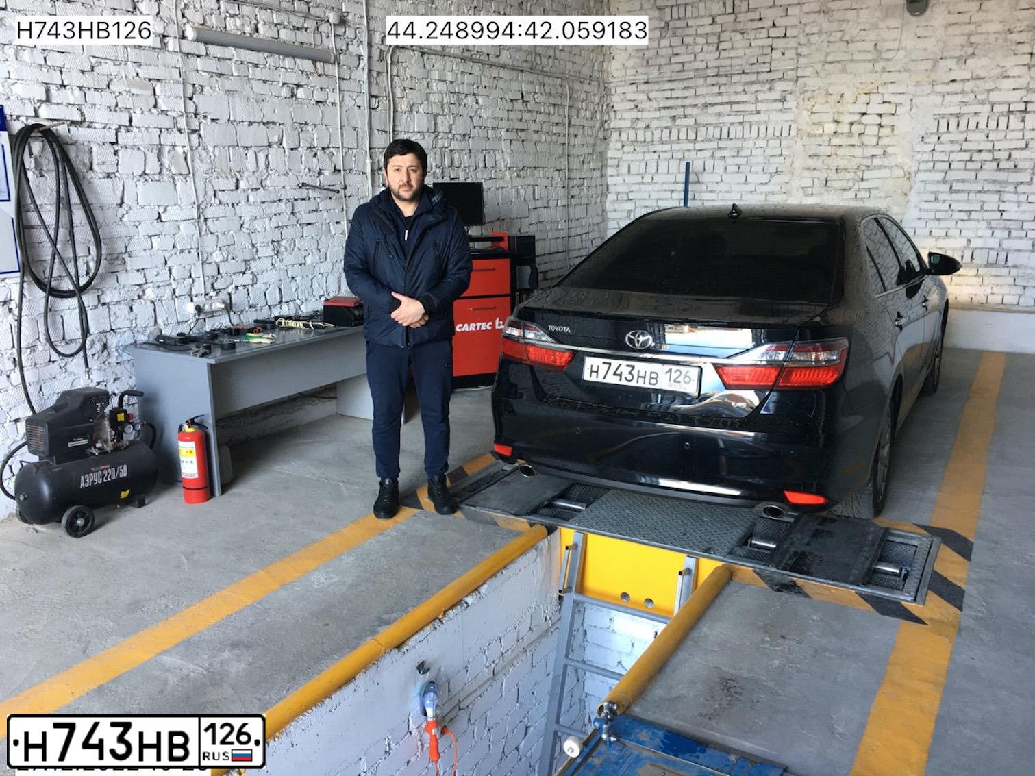 Фото автомобиля TOYOTA CAMRY, 2016 — госномер В539ОЕ09