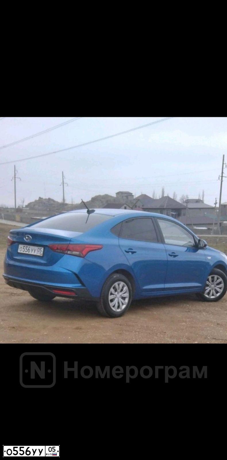 Фото автомобиля HYUNDAI SOLARIS, 2020 — госномер О556УУ05. Цвет: синий