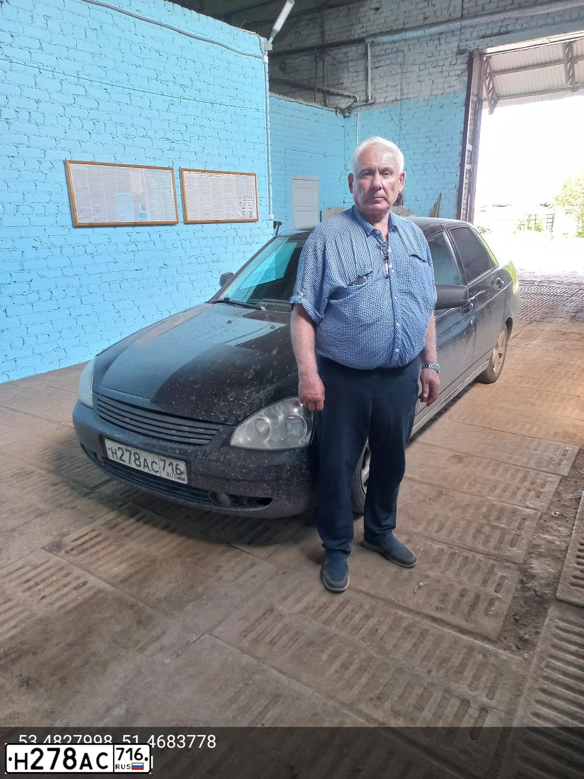 Фото автомобиля LADA 2170 PRIORA, 2009 — госномер Е314СХ763. Цвет: Темно-зеленый