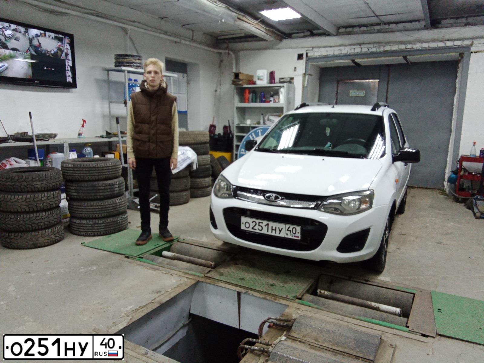 Фото автомобиля LADA 2194 KALINA, 2014 — госномер Н696КУ40. Цвет: Белый