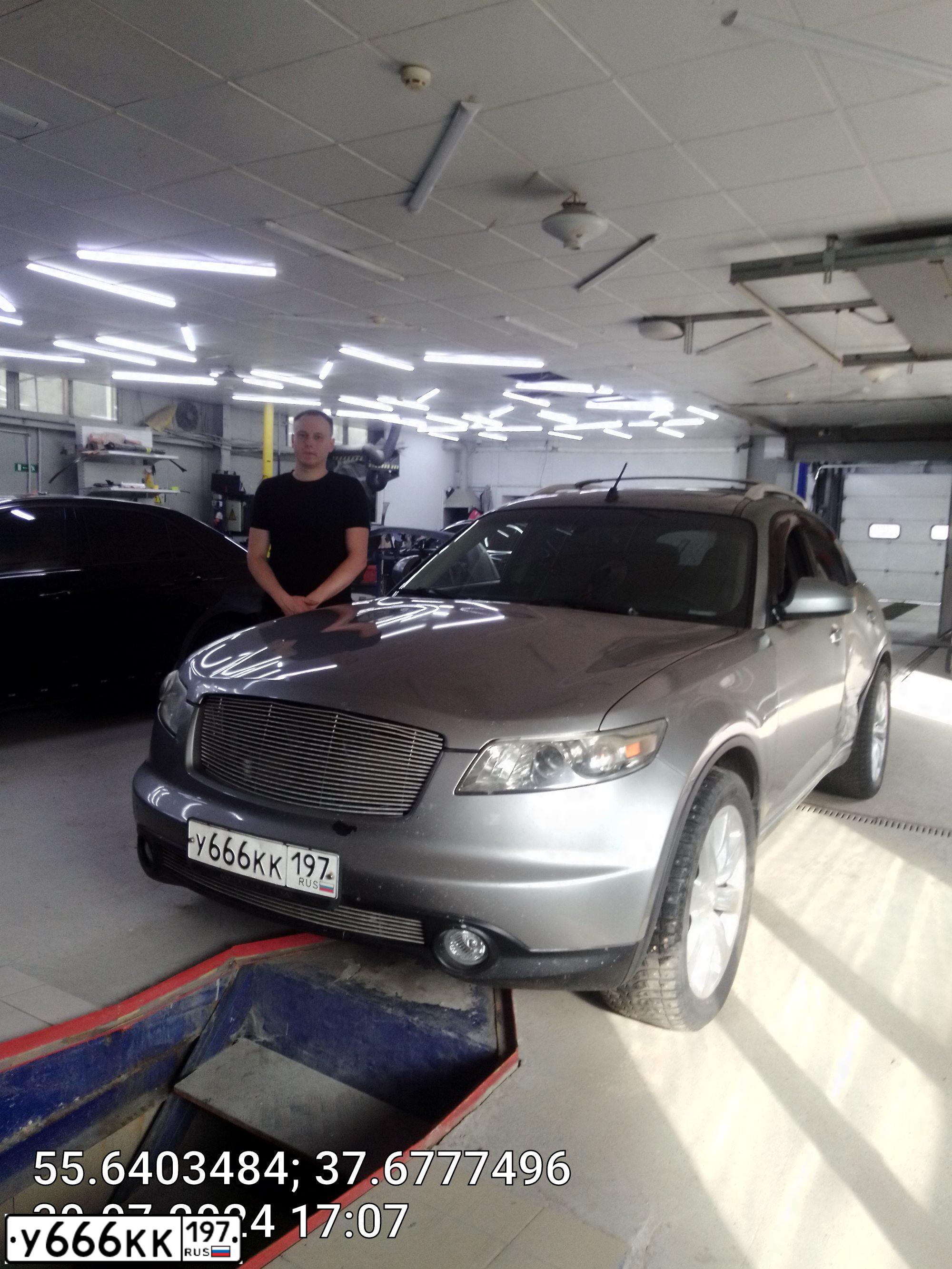 Фото автомобиля INFINITI QX70 /FX/, 2005 — госномер У666КК197. Цвет: Серый