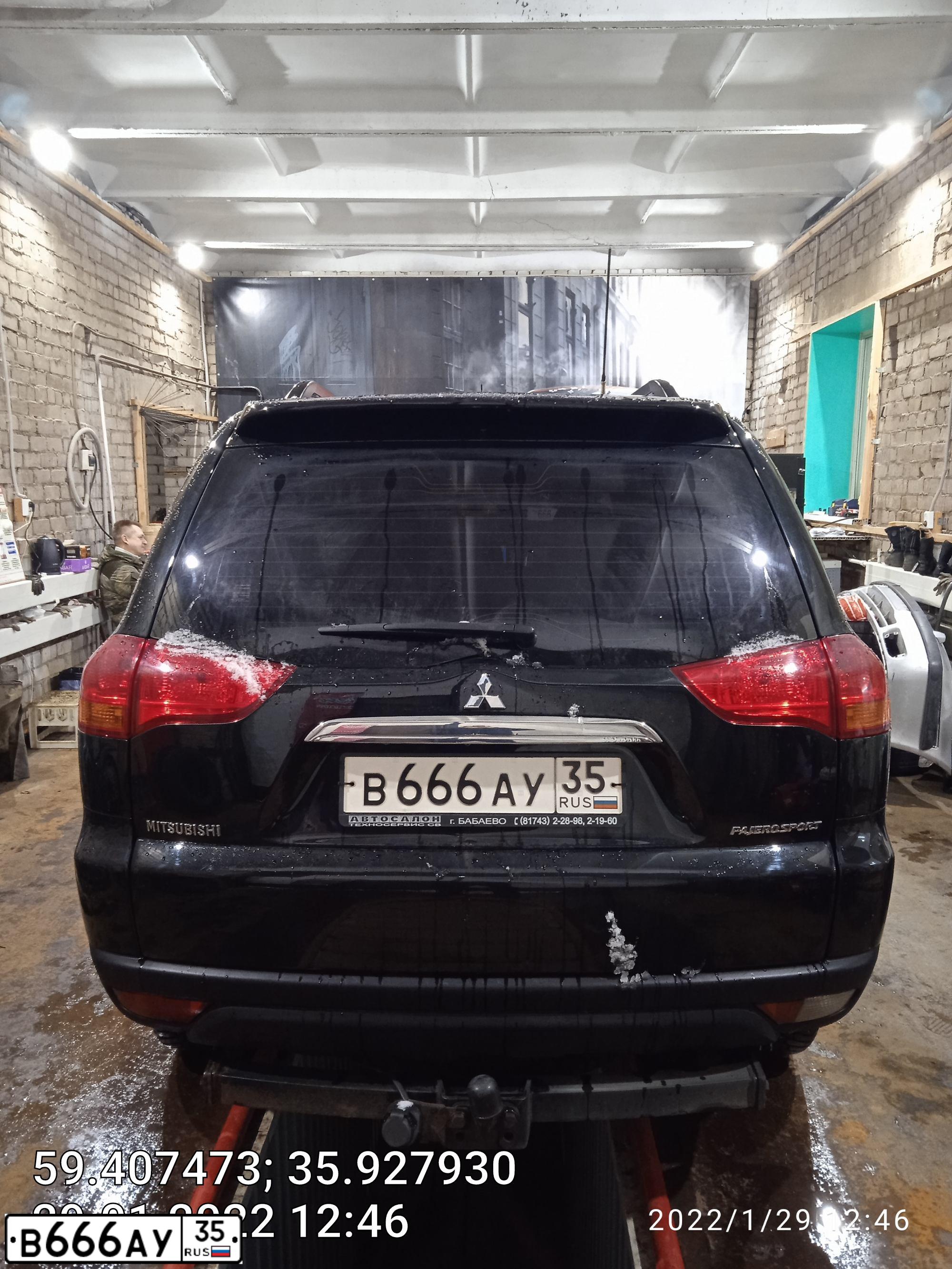 Фото автомобиля MITSUBISHI PAJERO SPORT, 2012 — госномер М139КТ35