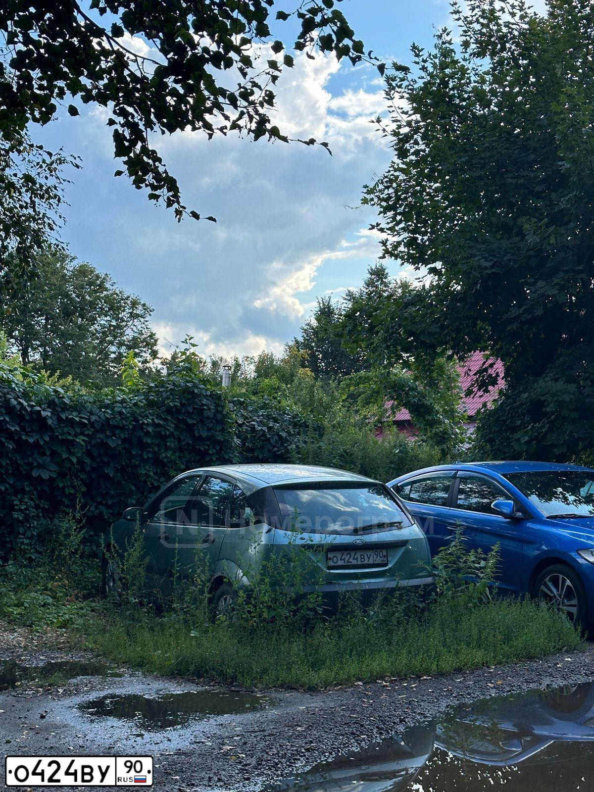 Фото автомобиля FORD FOCUS, 1998 — госномер О424ВУ90. Цвет: ЗЕЛЕНЫЙ