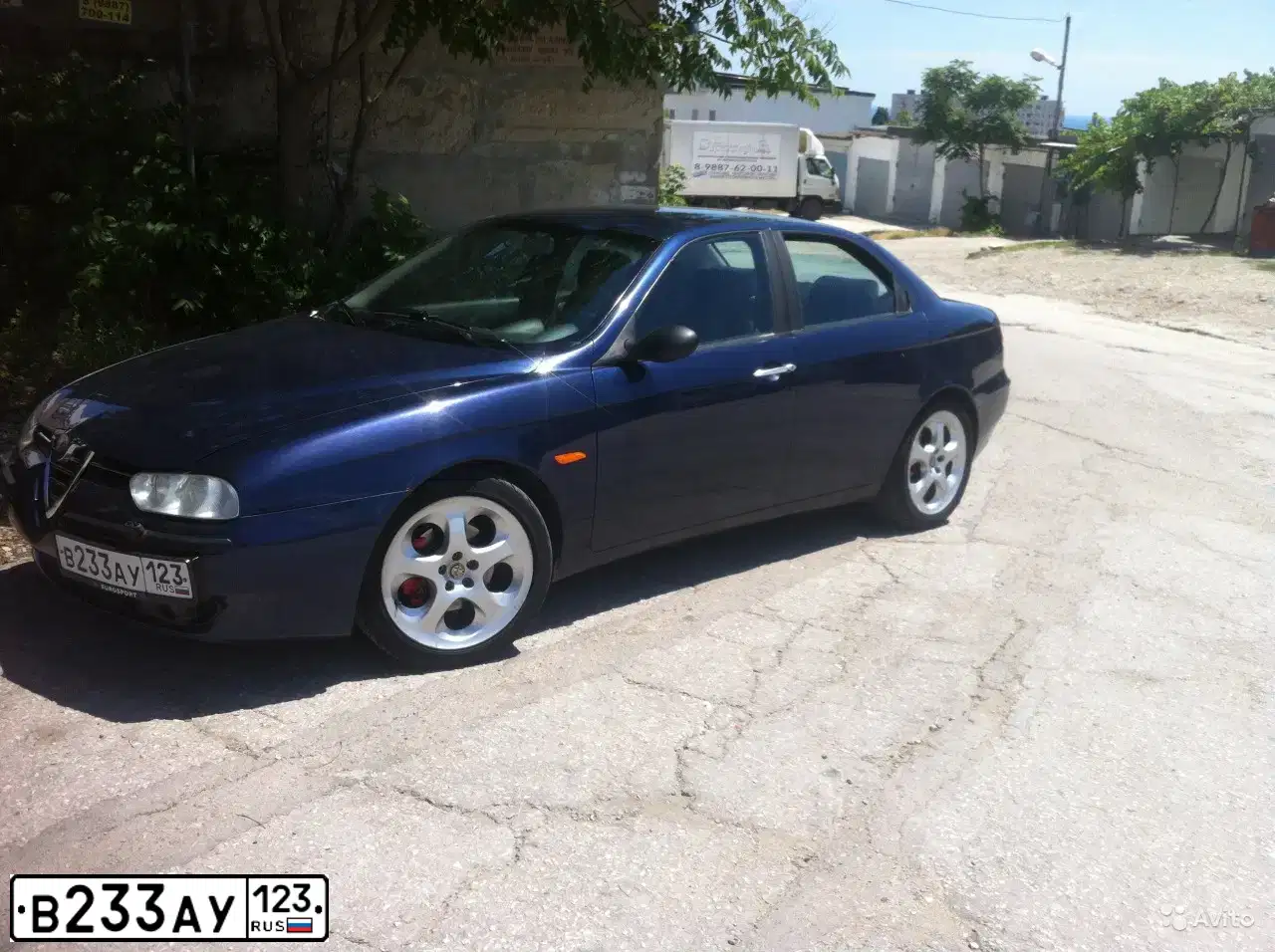 Фото автомобиля ALFAROMEO ALFA 156, 2000 — госномер В233АУ123. Цвет: СИНИЙ