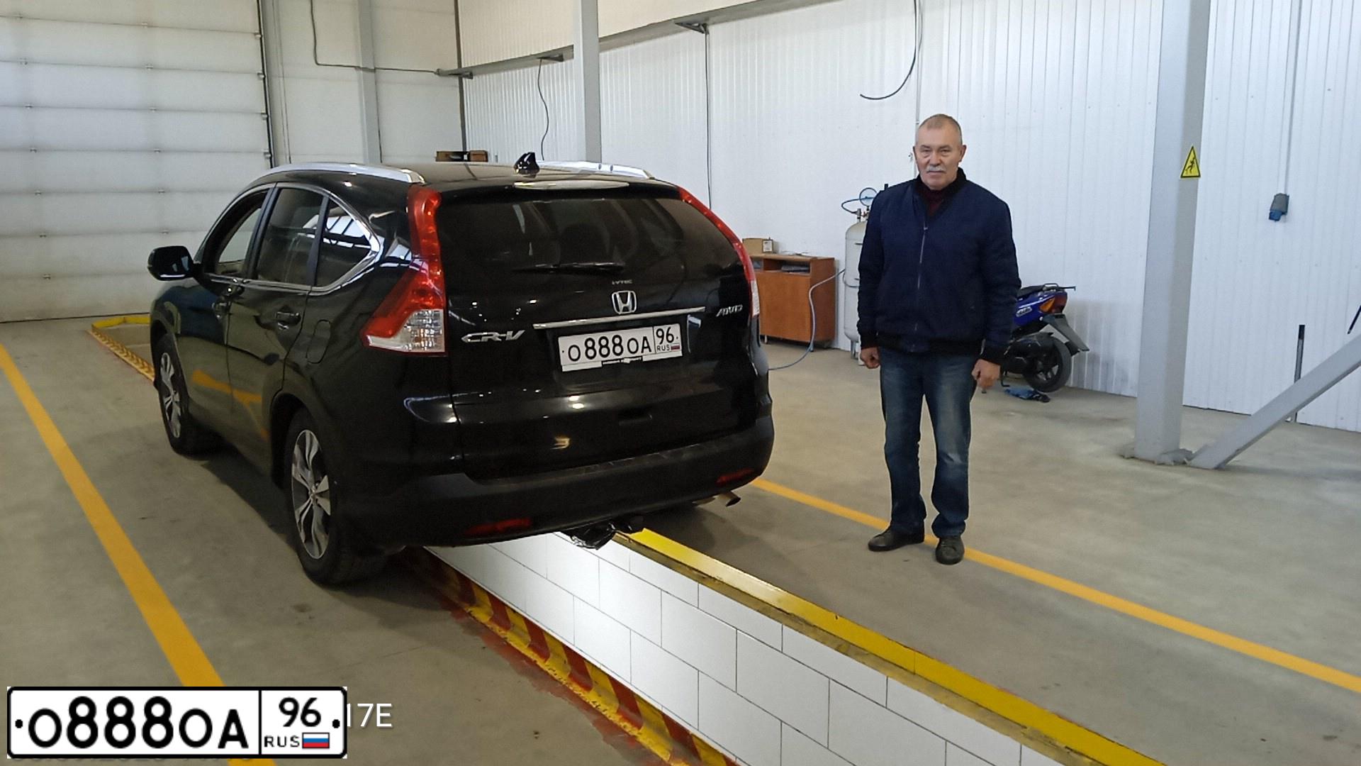 Фото автомобиля NISSAN NAVARA, 2008 — госномер О888ОА96. Цвет: СЕРО-СИРЕНЕВЫЙ