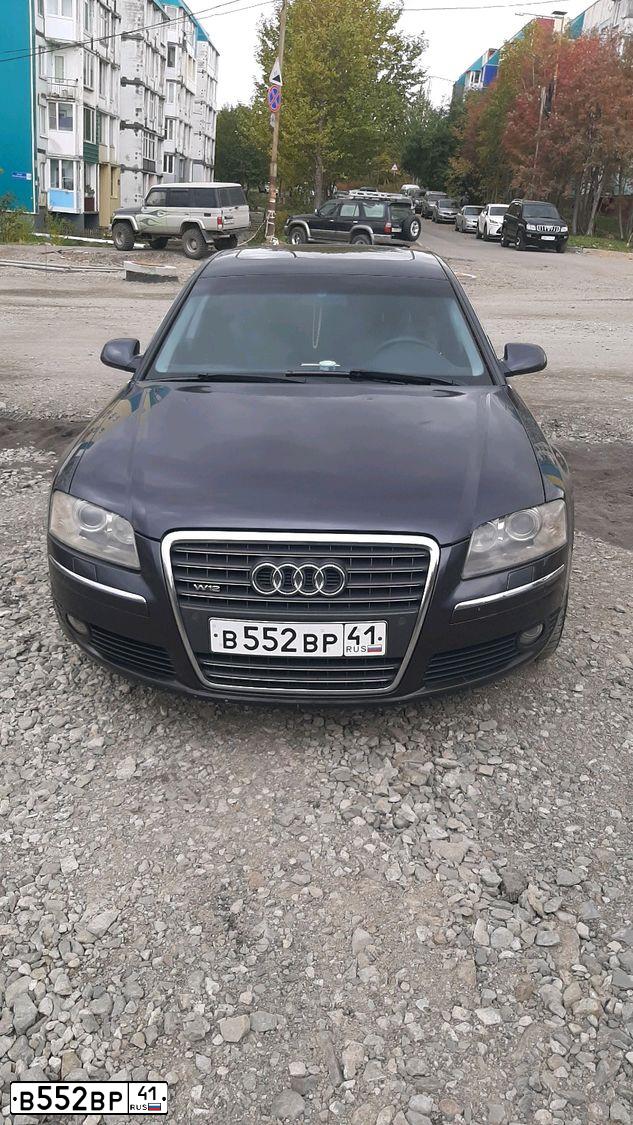 Фото автомобиля AUDI A8, 2004 — госномер В867МТ41. Цвет: СЕРЫЙ