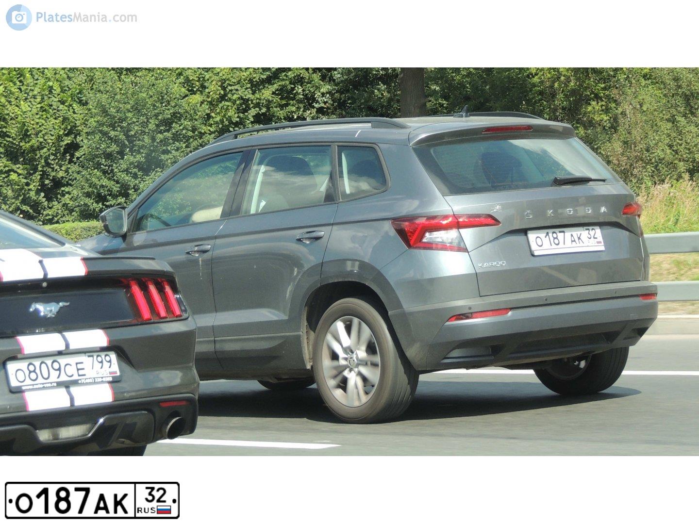 Фото автомобиля SKODA KAROQ, 2020 — госномер О187АК32. Цвет: СЕРЫЙ