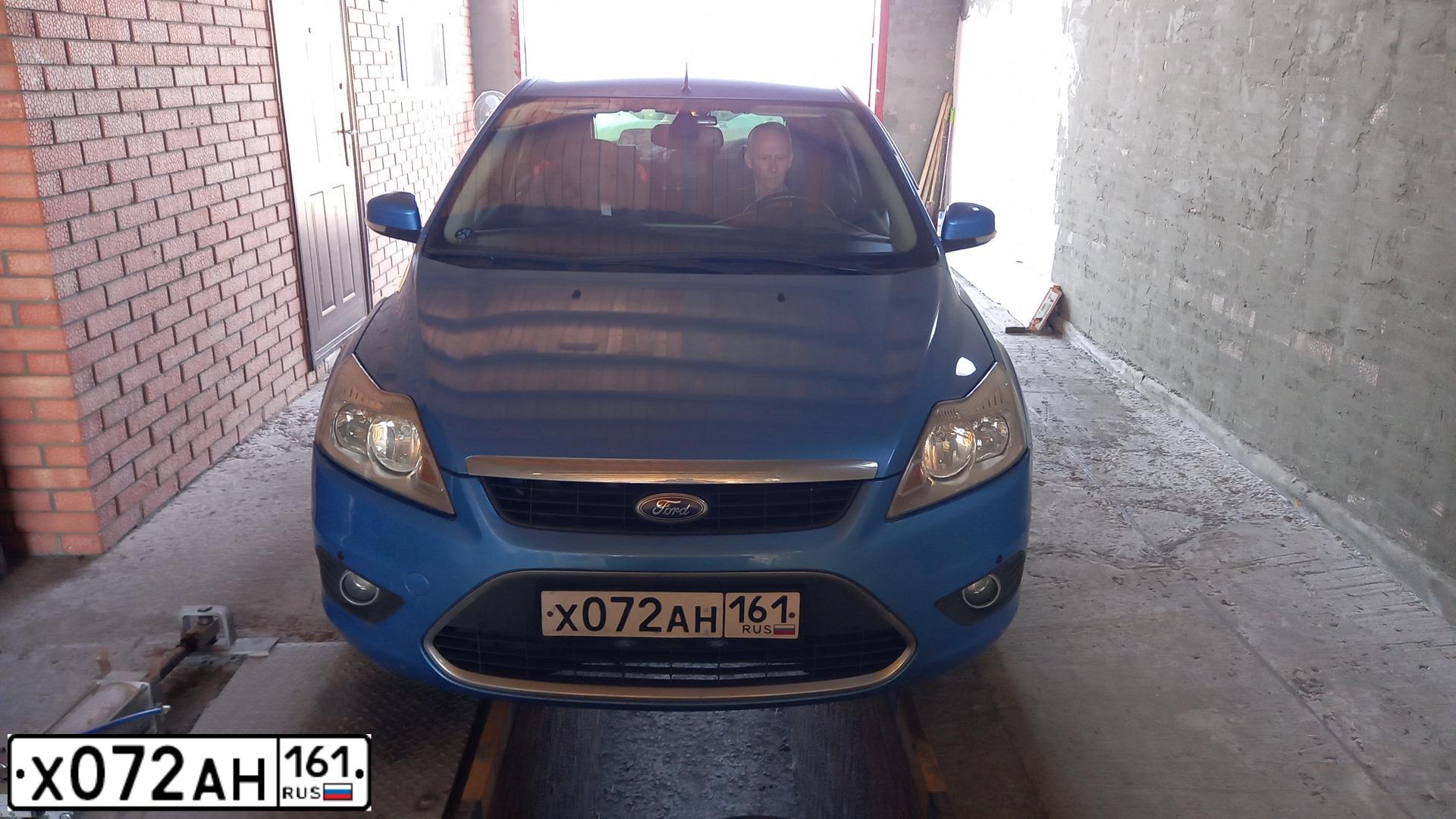 Фото автомобиля FORD FOCUS, 2008 — госномер Х072АН161. Цвет: синий