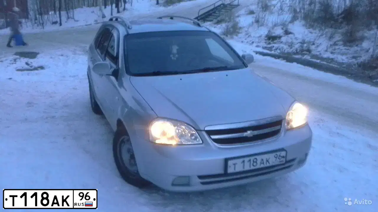 Фото автомобиля CHEVROLET LACETTI, 2007 — госномер Т118АК96. Цвет: СЕРЕБРИСТЫЙ