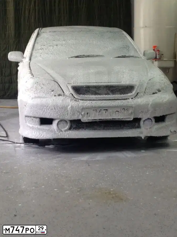 Фото автомобиля HYUNDAI H 1/H 100/STAREX, 2002 — госномер М747РО29. Цвет: СЕРЫЙ