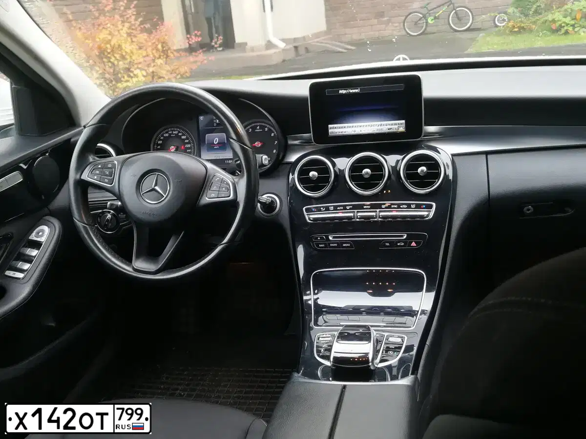 Фото автомобиля MERCEDES C-KLASSE, 2014 — госномер М420АВ799. Цвет: Белый