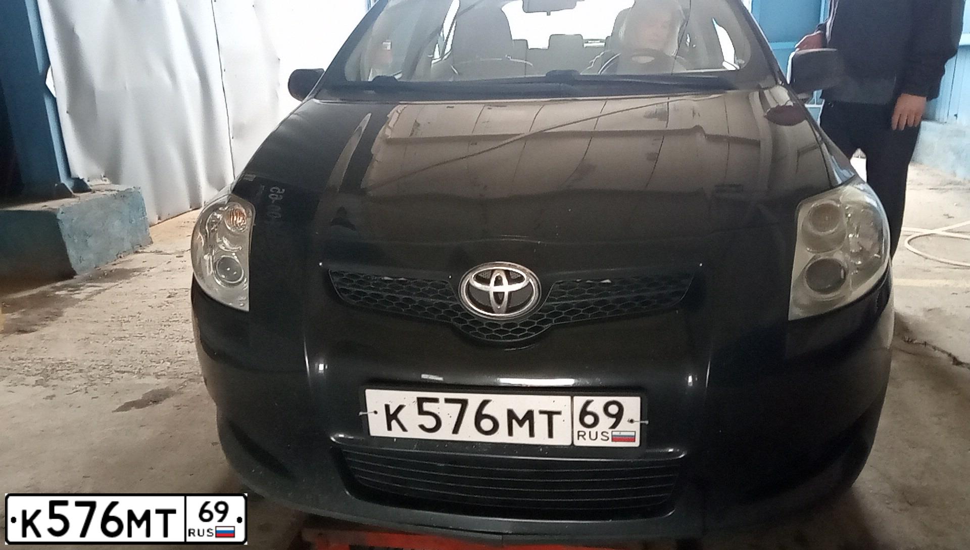 Фото автомобиля TOYOTA AURIS, 2008 — госномер К031ТК69. Цвет: ЧЕРНЫЙ