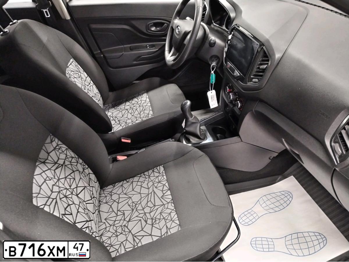 Фото автомобиля LADA XRAY, 2019 — госномер В716ХМ47. Цвет: СЕРО-БЕЖЕВЫЙ
