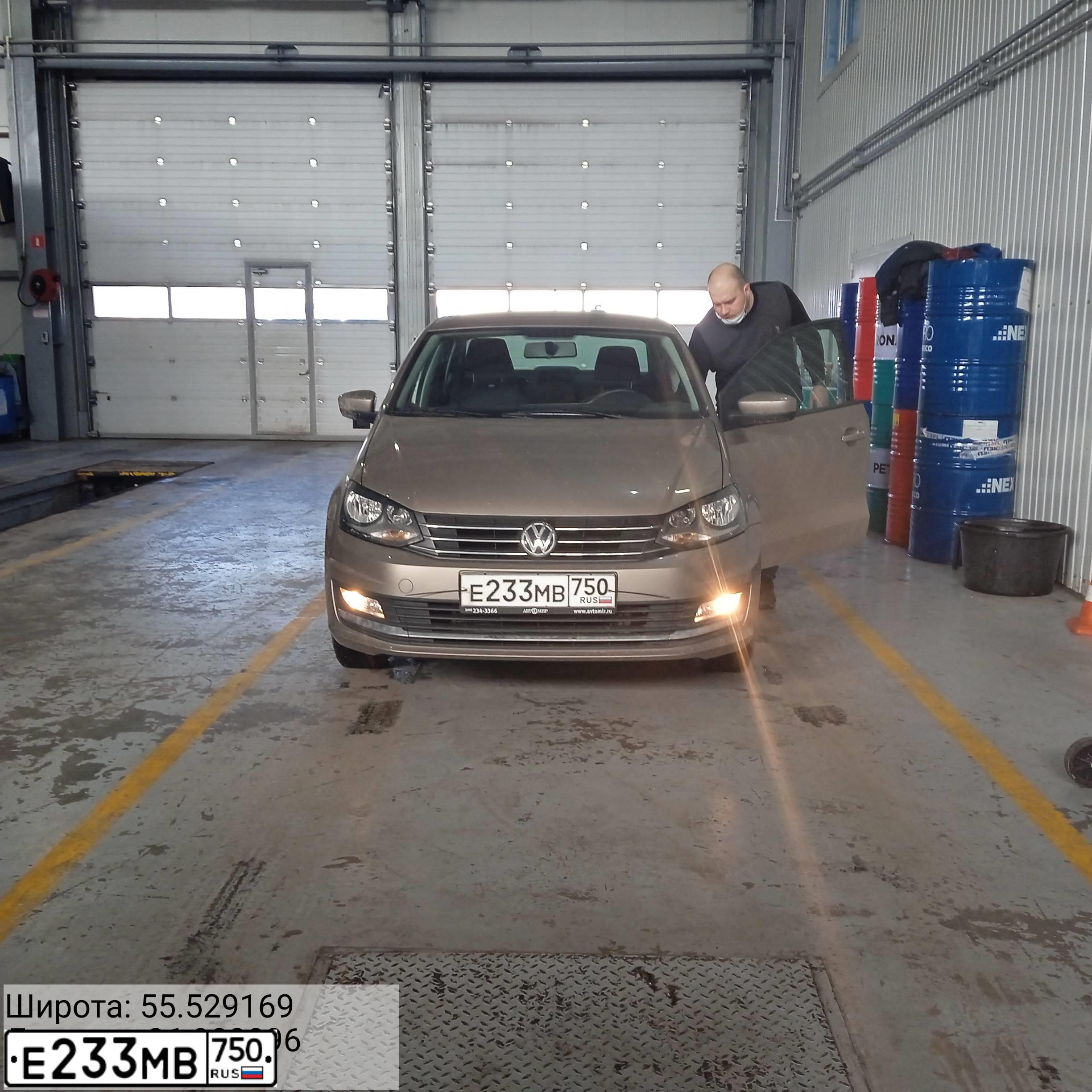 Фото автомобиля VOLKSWAGEN POLO, 2016 — госномер В872ЕС977. Цвет: БЕЖЕВЫЙ