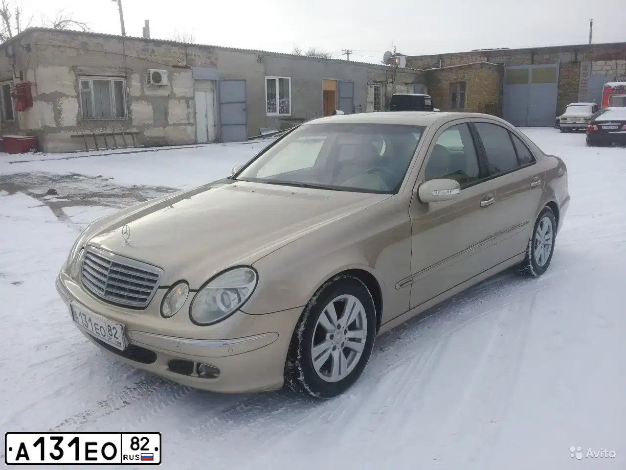 Фото автомобиля МЕРСЕДЕС-БЕНЦ 260Е, 2003 — госномер А251ХА92. Цвет: БЕЖЕВЫЙ