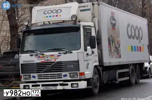 Фото автомобиля VOLVO FL, 1992 — госномер У445ОВ05. Цвет: Белый