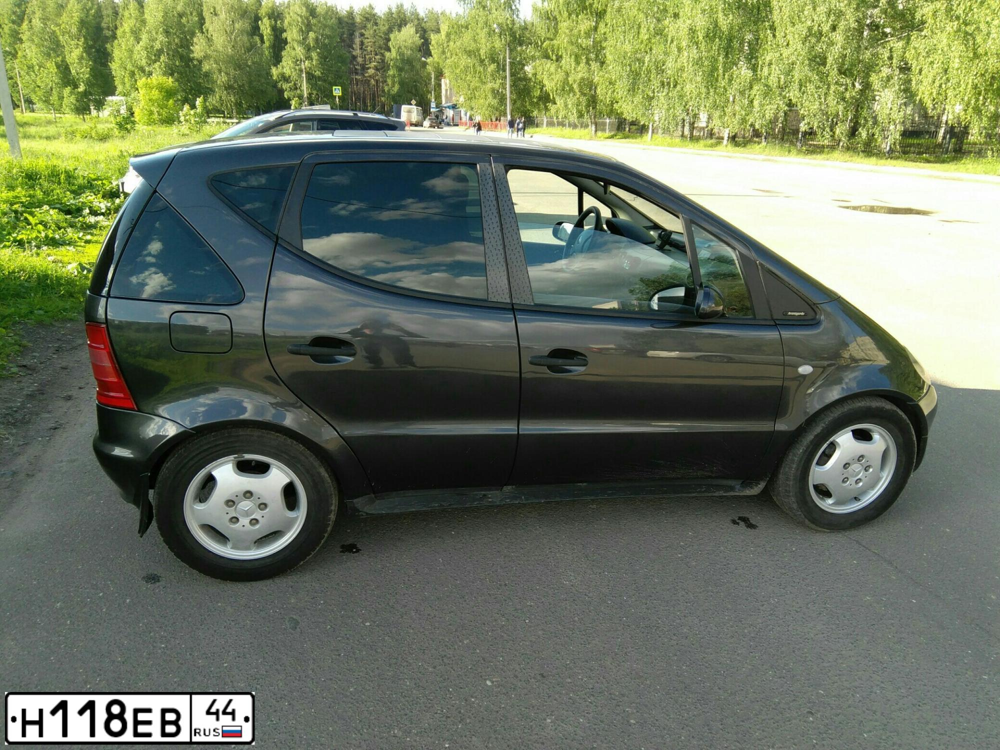 Фото автомобиля MERCEDES-BENZ A160, 1999 — госномер Х468АС76. Цвет: ЧЕРНЫЙ