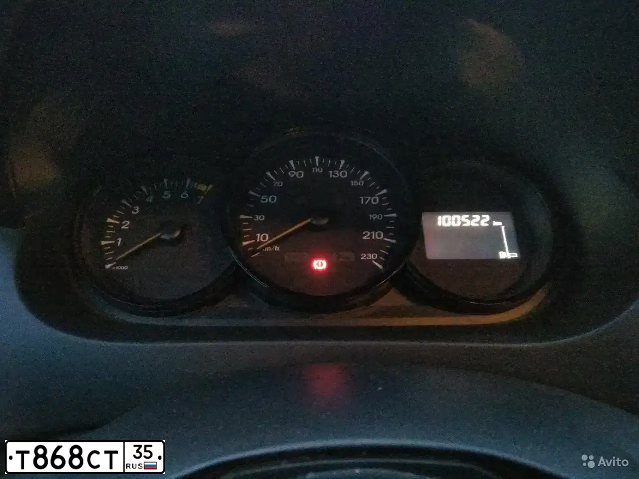 Фото автомобиля RENAULT FLUENCE, 2010 — госномер Т868СТ35. Цвет: ТЕМНО-СЕРЫЙ