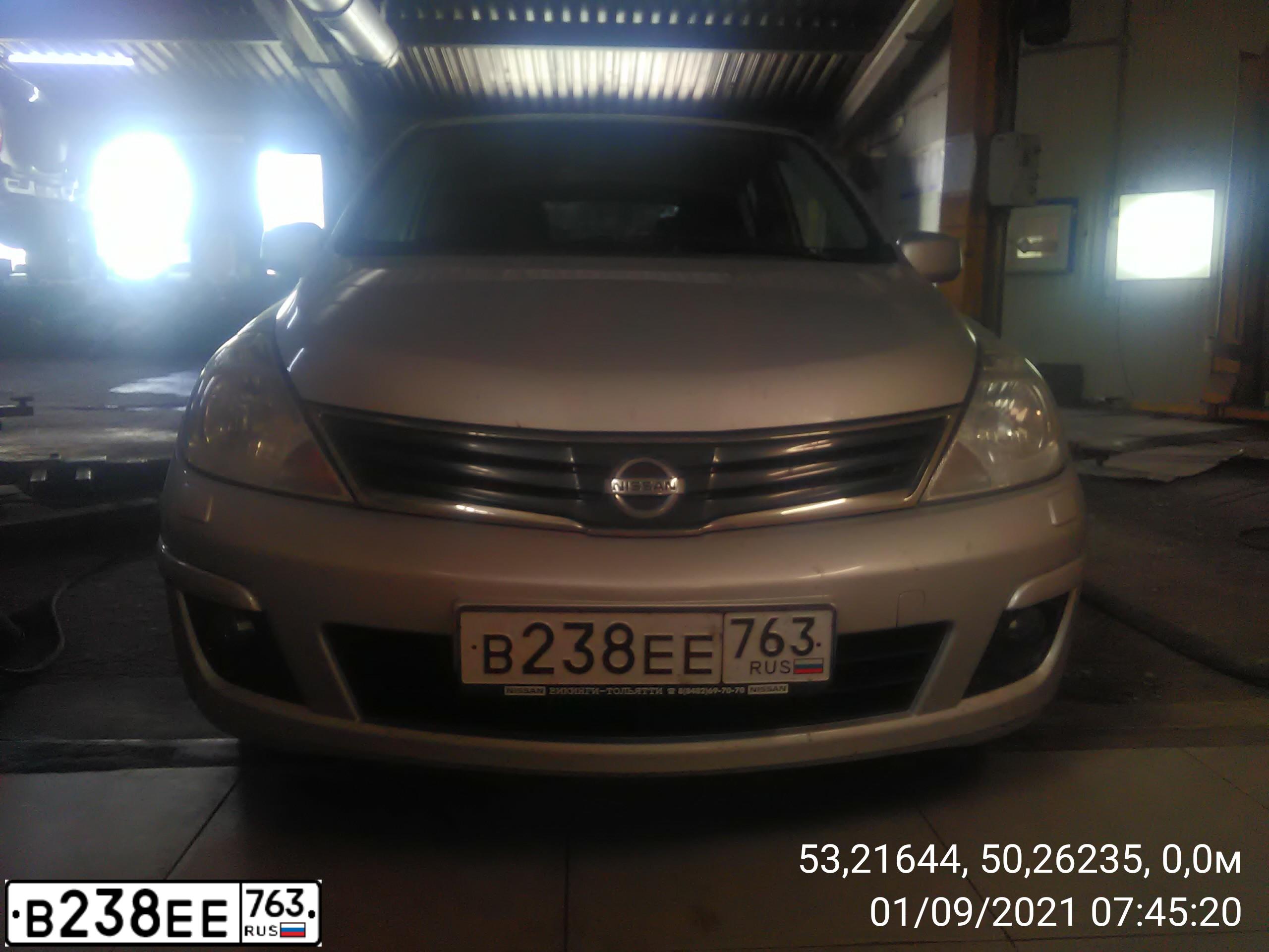 Фото автомобиля NISSAN TIIDA, 2012 — госномер В238ЕЕ763. Цвет: СЕРЕБРИСТЫЙ