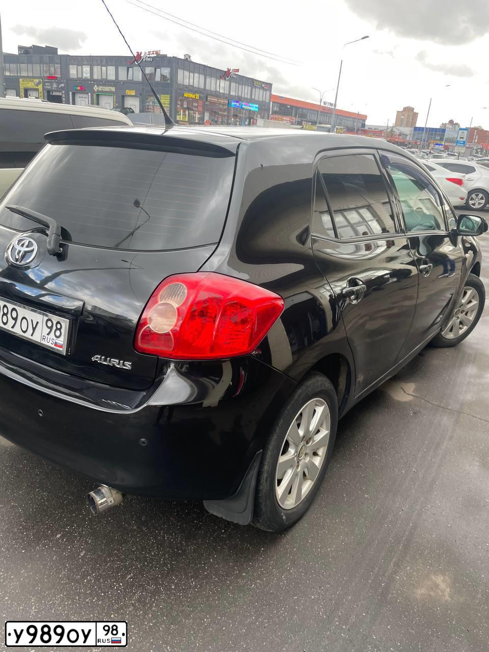 Фото автомобиля TOYOTA AURIS, 2008 — госномер Р940СТ47. Цвет: ЧЕРНЫЙ