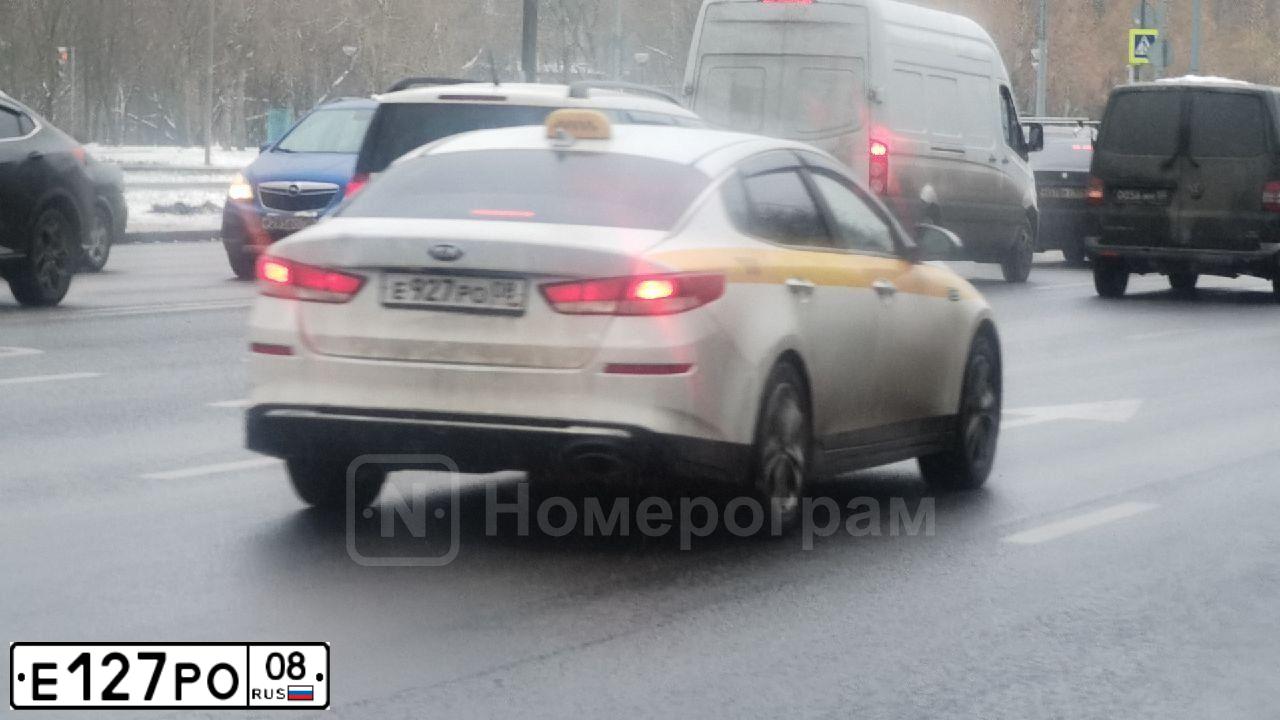 Фото автомобиля MITSUBISHI ASX, 2013 — госномер Е127РО08. Цвет: ЧЕРНЫЙ