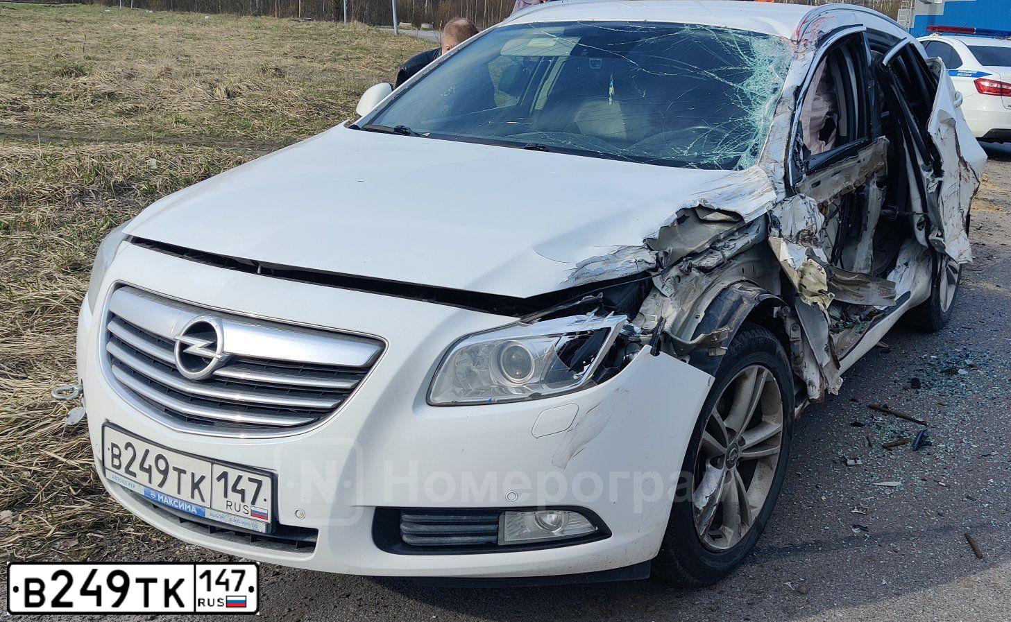 Фото автомобиля OPEL INSIGNIA, 2012 — госномер В249ТК147. Цвет: Белый