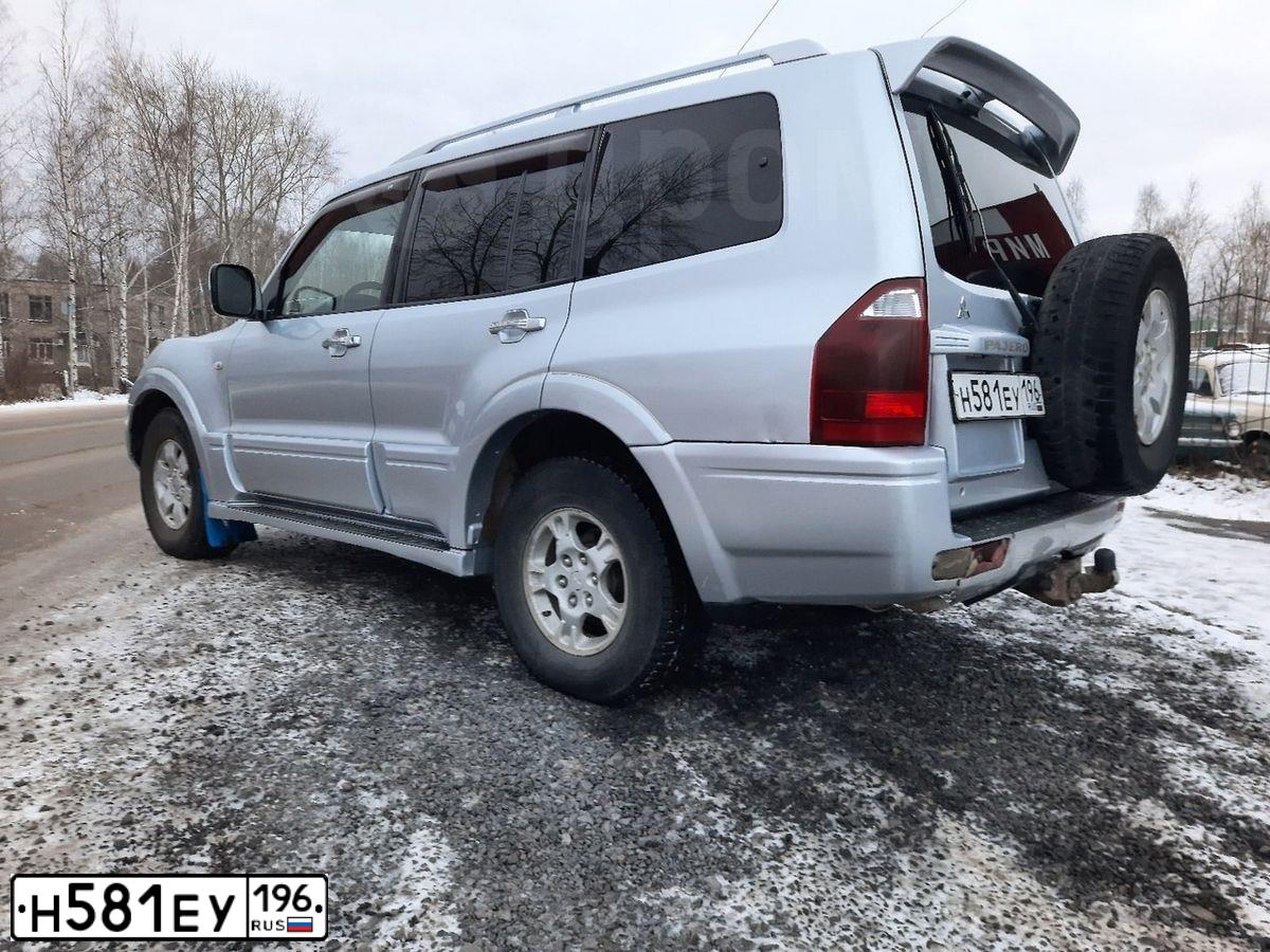 Фото автомобиля MITSUBISHI PAJERO, 2006 — госномер Н898ХР159. Цвет: Серый