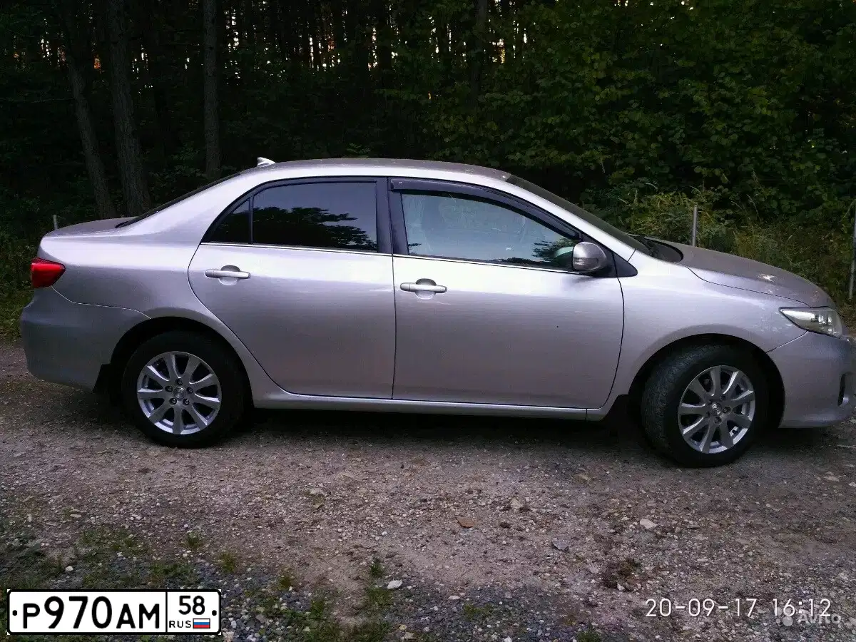 Фото автомобиля TOYOTA COROLLA, 2011 — госномер М333ХР58. Цвет: Серебристый