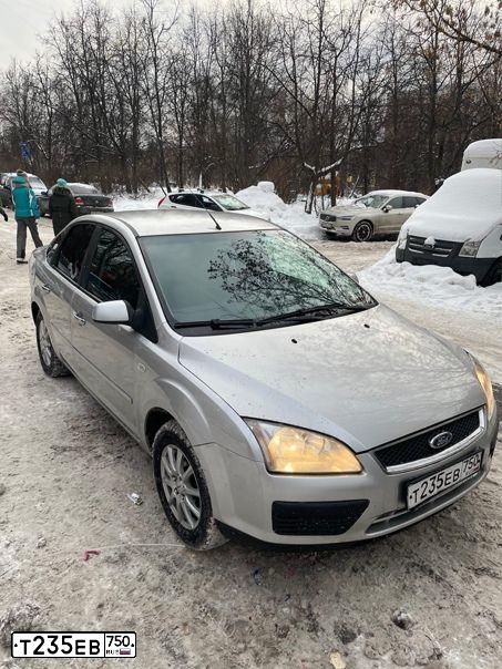 Фото автомобиля FORD FOCUS, 2007 — госномер А492ТХ790. Цвет: Серебристый
