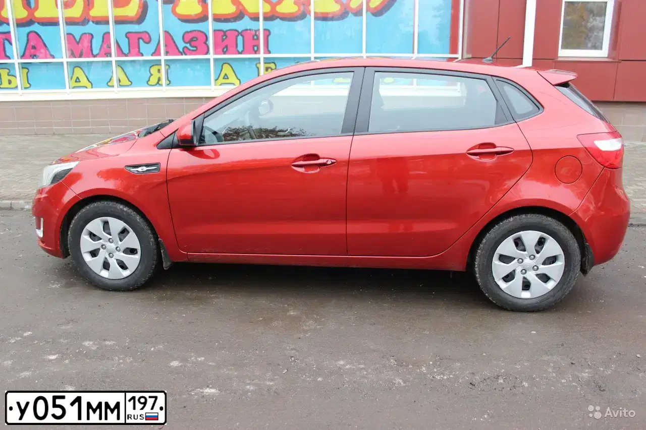 Фото автомобиля KIA RIO, 2012 — госномер О078НУ33. Цвет: КРАСНЫЙ