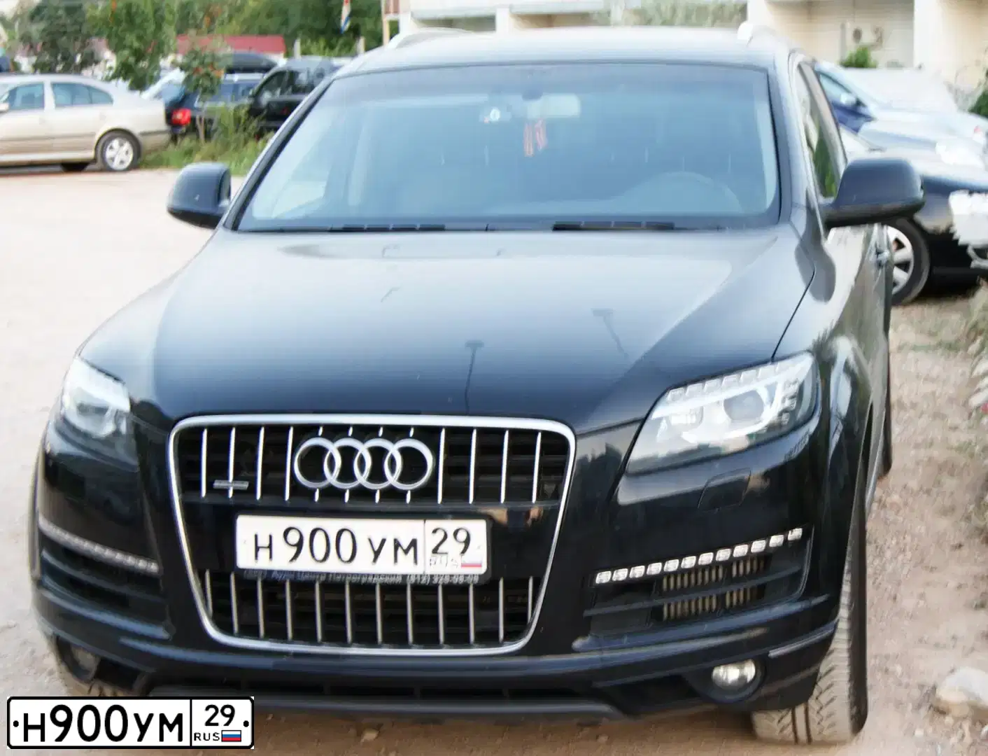 Фото автомобиля AUDI Q7, 2010 — госномер М684АС550. Цвет: ЧЕРНЫЙ
