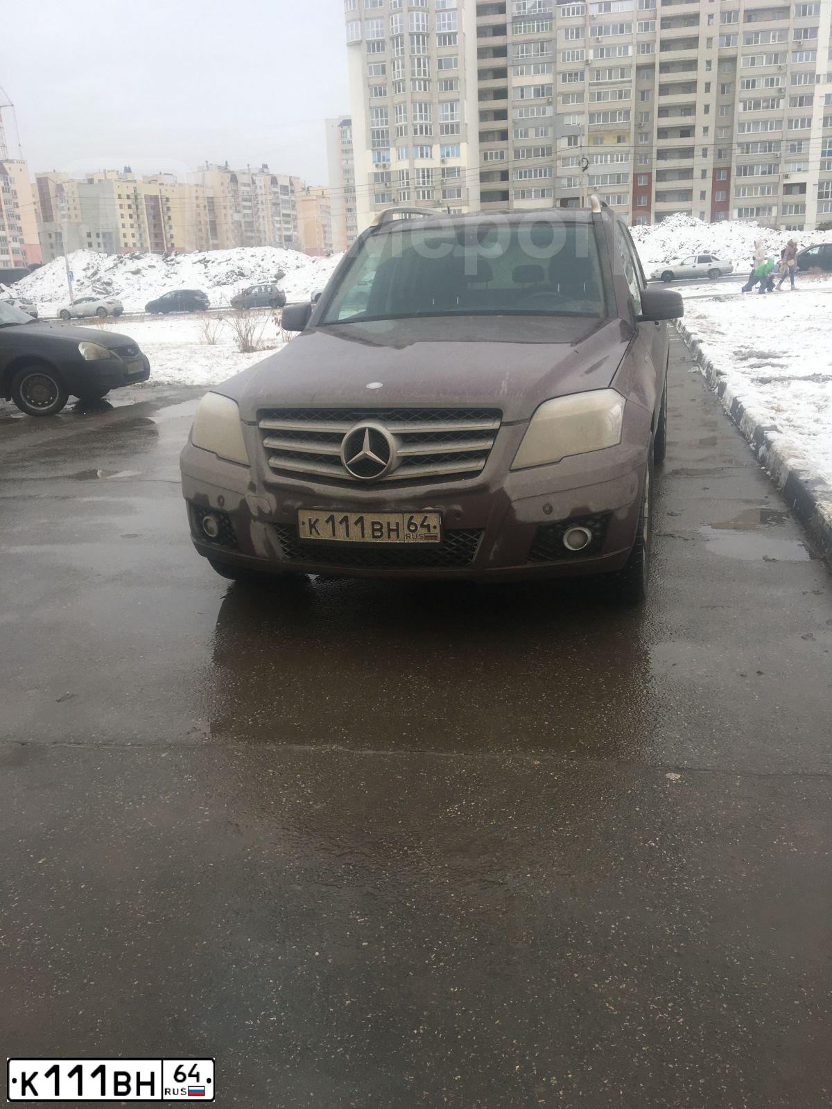 Фото автомобиля MERCEDES GLK-KLASSE, 2010 — госномер В090ЕУ134. Цвет: ВИШНЕВЫЙ