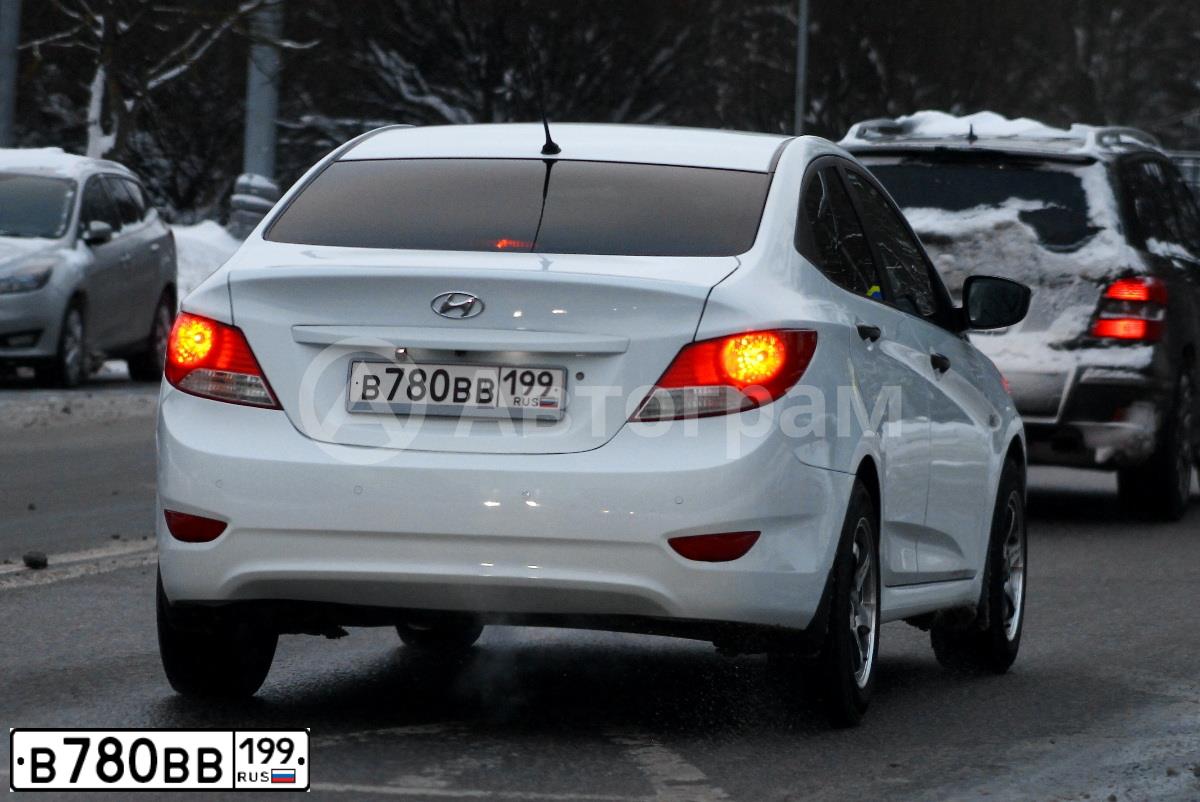 Фото автомобиля HYUNDAI SOLARIS, 2013 — госномер Х433НО136. Цвет: Белый