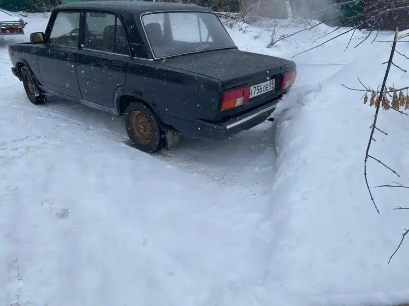 Фото автомобиля VAZ 2105 LADA, 2010 — госномер Н756ОЕ69. Цвет: СИНЕ-ЧЕРНЫЙ