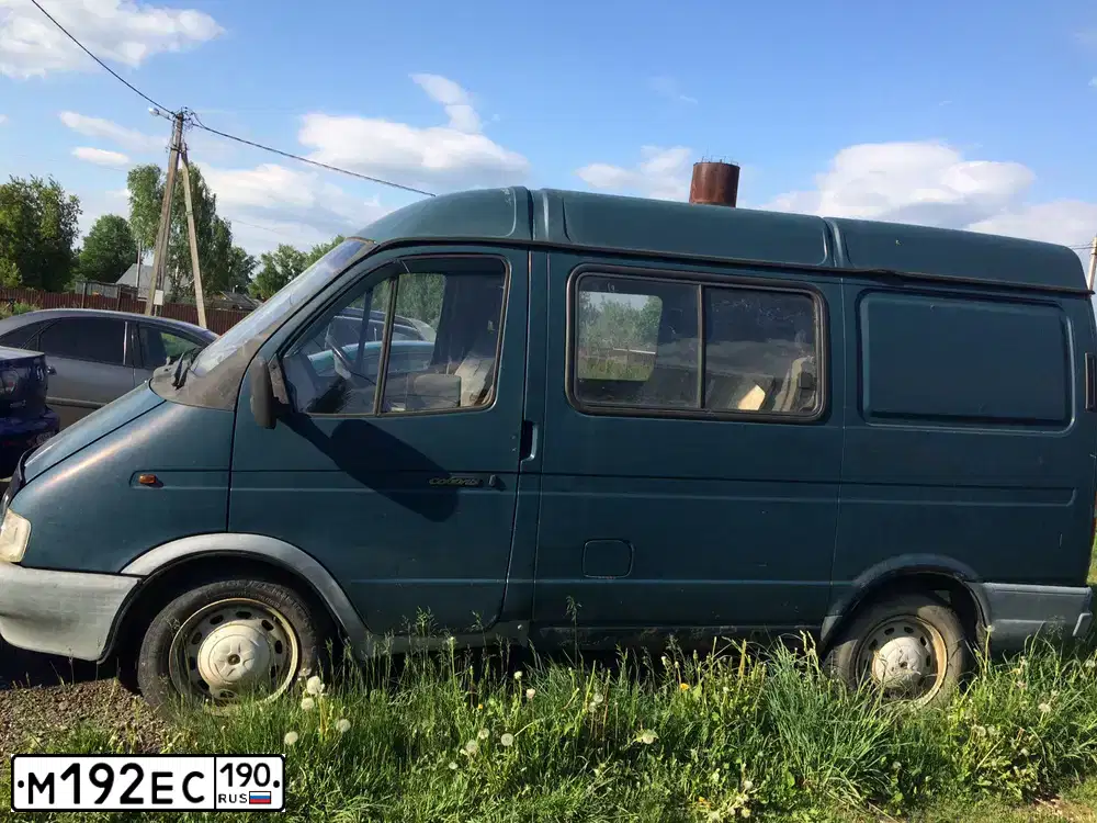 Фото автомобиля GAZ 2752 SOBOL, 2003 — госномер У332ХР799. Цвет: МУРЕНА
