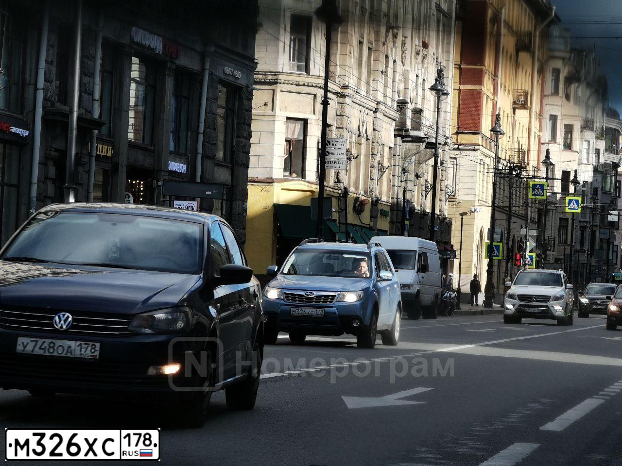Фото автомобиля RENAULT MEGANE, 2012 — госномер С133МР198. Цвет: ЧЕРНЫЙ