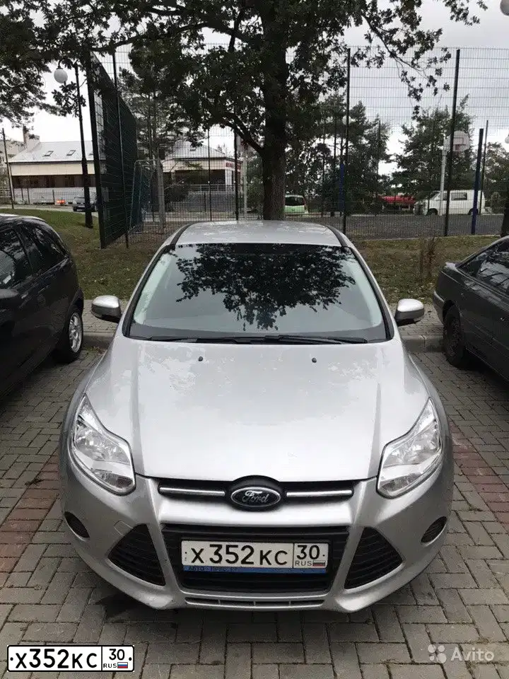 Фото автомобиля FORD FOCUS, 2012 — госномер С172ТК39. Цвет: Серебристый