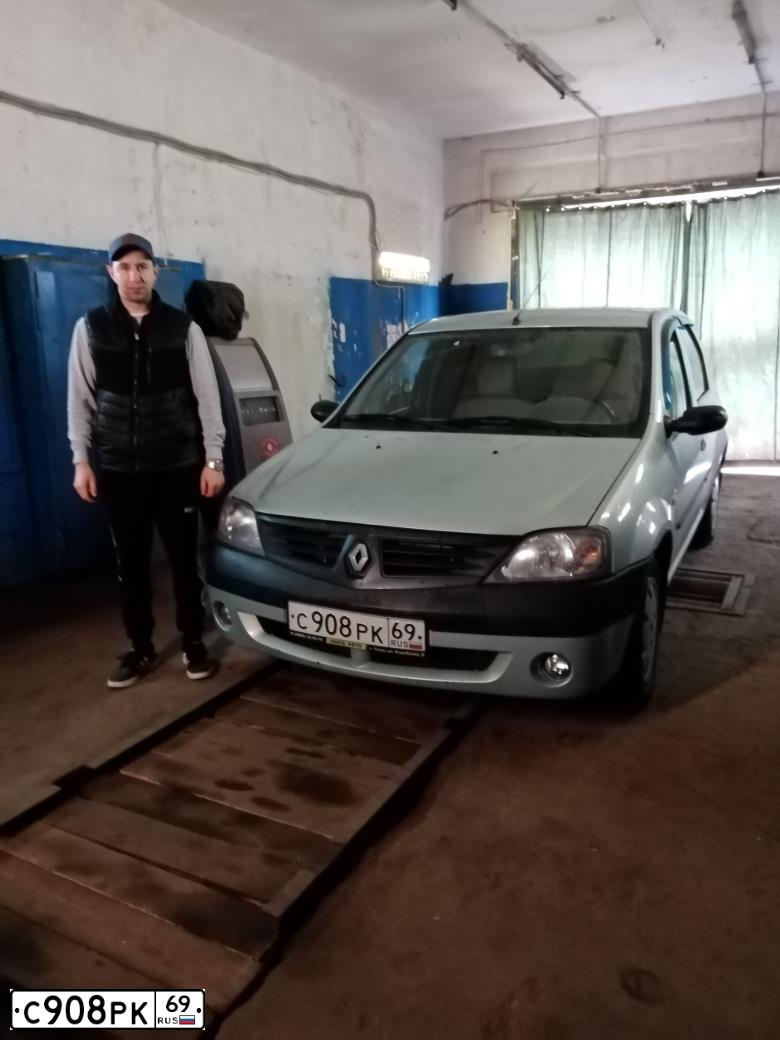 Фото автомобиля RENAULT LOGAN, 2008 — госномер Т848УЕ69. Цвет: СВЕТЛО-ЗЕЛЕНЫЙ
