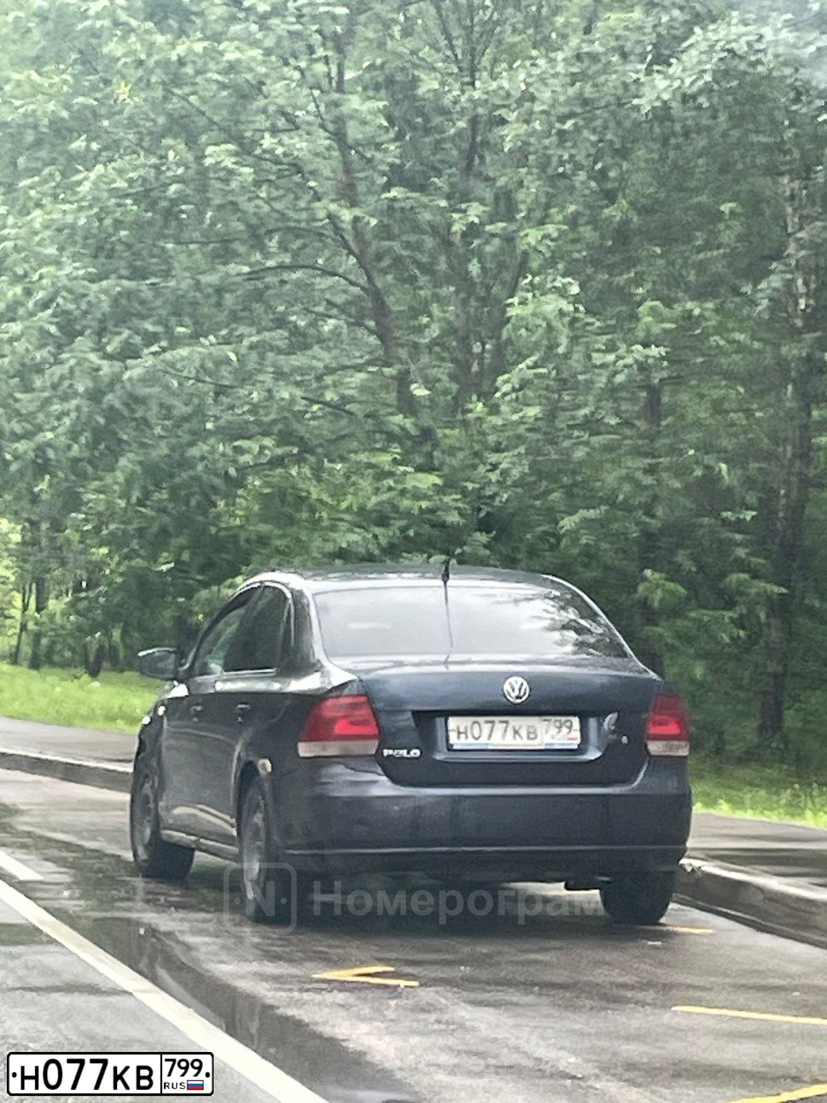 Фото автомобиля VOLKSWAGEN POLO, 2012 — госномер Н077КВ799. Цвет: СИНИЙ ТЕМНЫЙ