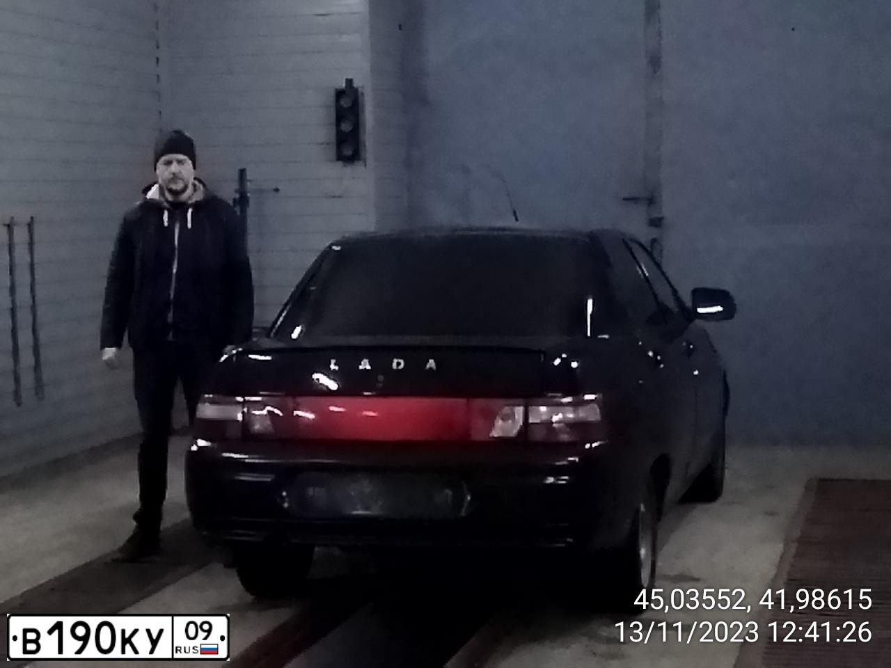 Фото автомобиля LADA 2110, 2004 — госномер Н042ХЕ126