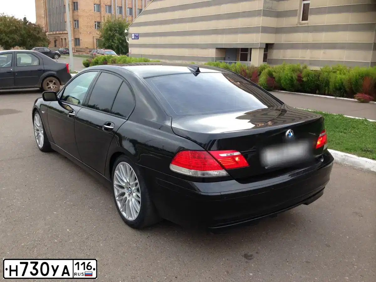 Фото автомобиля BMW SERIE 7, 2007 — госномер Н730УА116. Цвет: ЧЕРНЫЙ