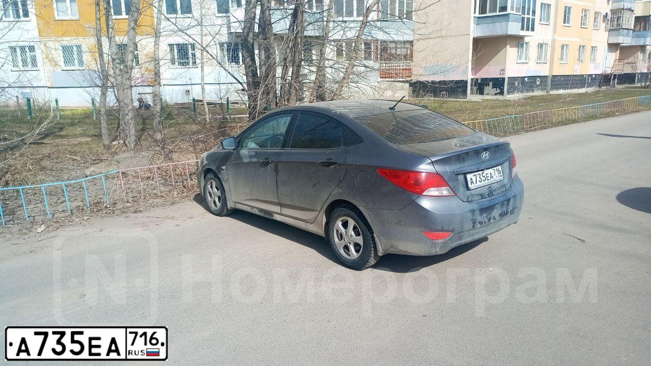 Фото автомобиля HYUNDAI SOLARIS, 2012 — госномер Р006РС116. Цвет: ЧЕРНО-СЕРЫЙ