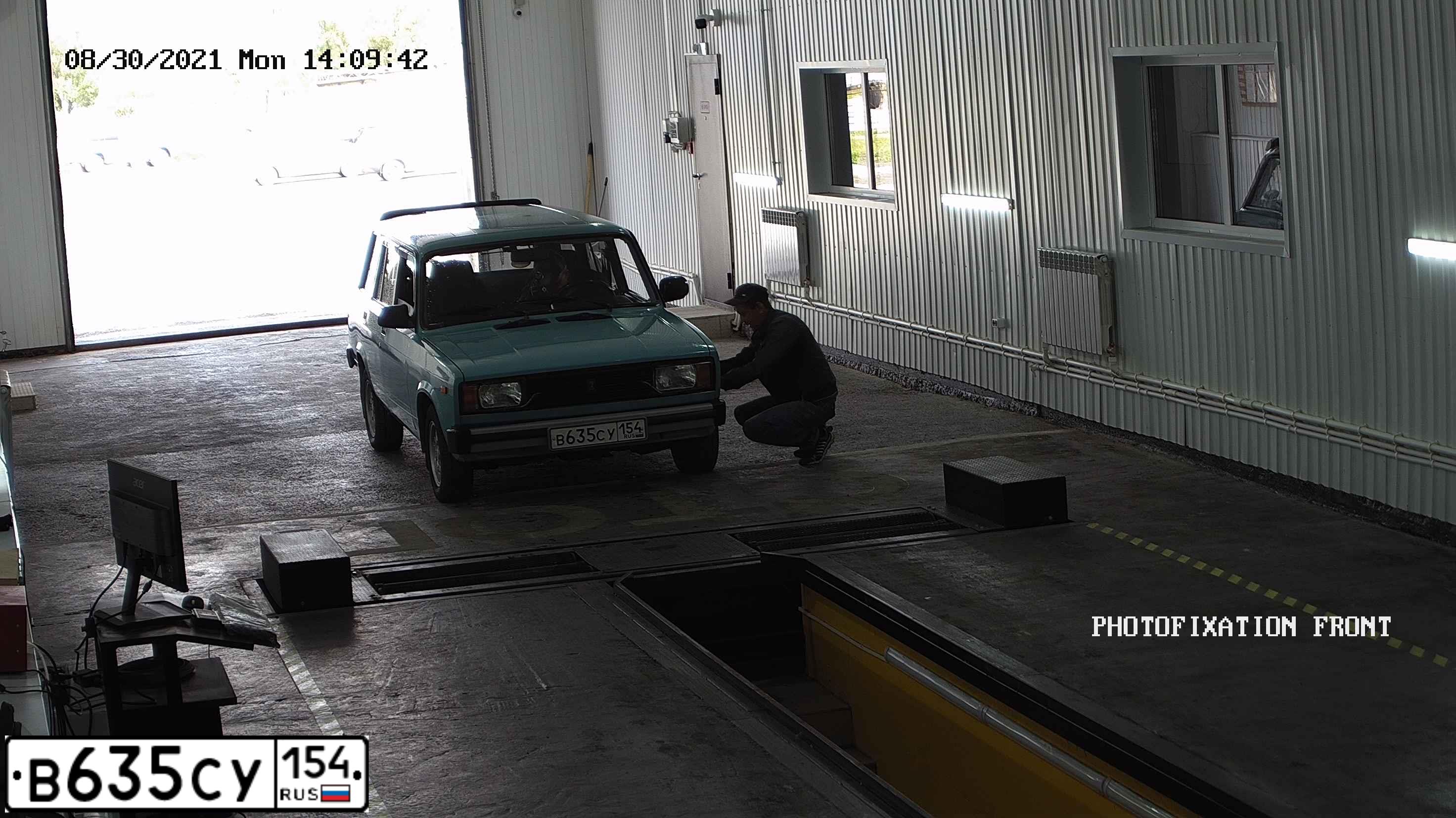 Фото автомобиля LADA 2104, 2000 — госномер В635СУ154. Цвет: СЕРО ЗЕЛЕНО ГОЛУБОЙ
