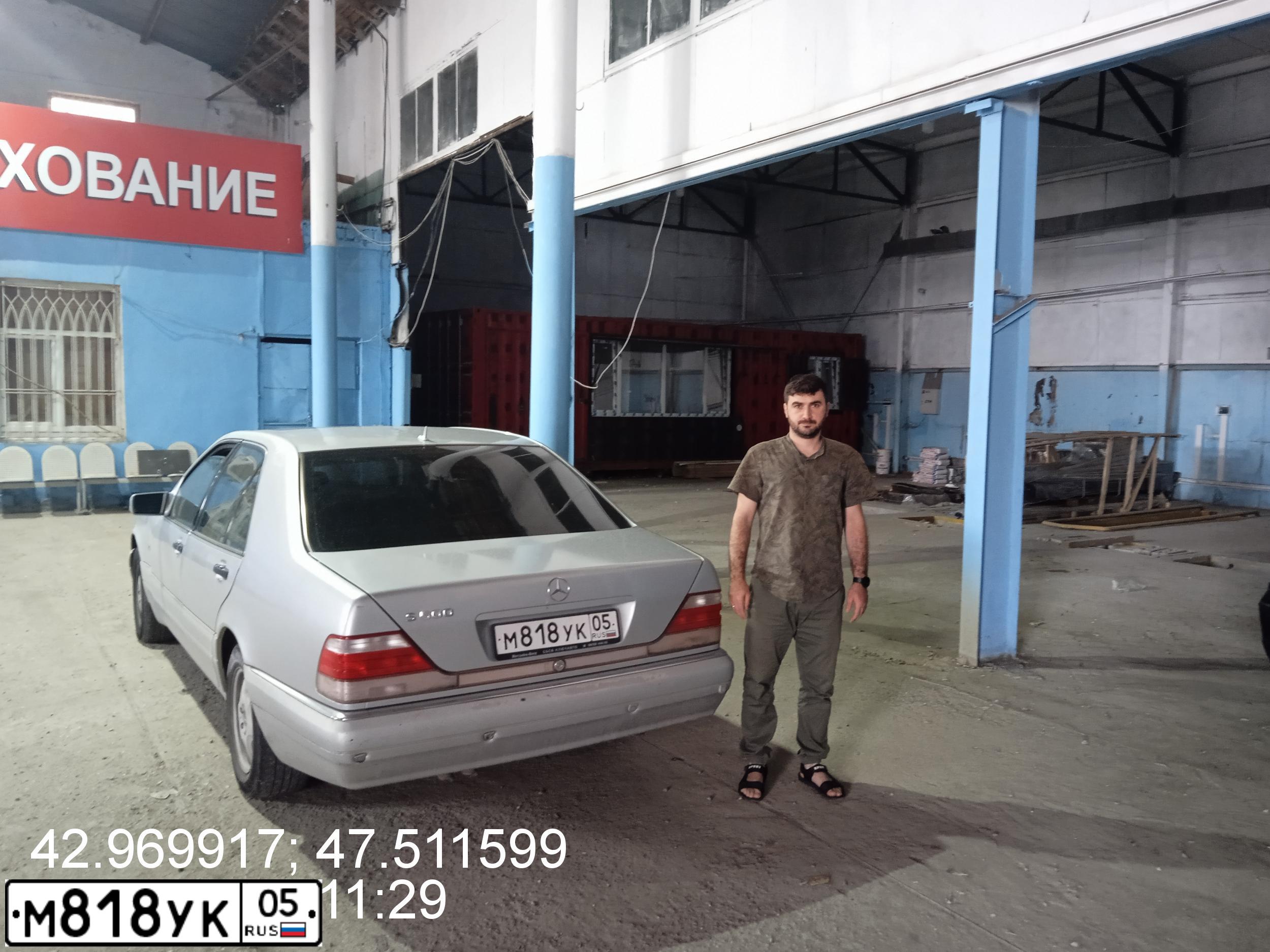 Фото автомобиля MERCEDES S-KLASSE, 1997 — госномер М818УК05. Цвет: Серебристый