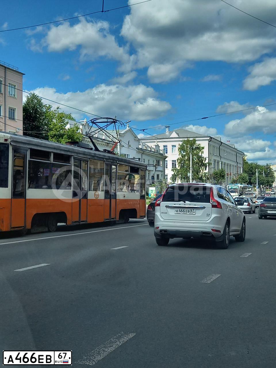 Фото автомобиля VOLVO XC60, 2017 — госномер А466ЕВ67. Цвет: БЕЛЫЙ