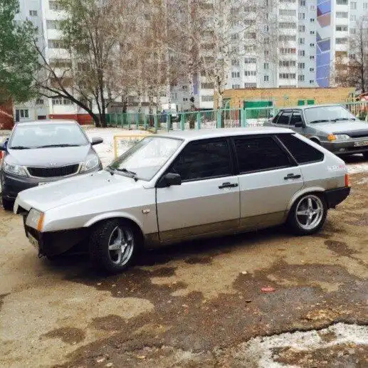 Фото автомобиля LADA 2109 SAMARA, 2002 — госномер Х603МВ16. Цвет: СВЕТЛО-СЕРЕБРИСТЫЙ МЕТАЛЛ