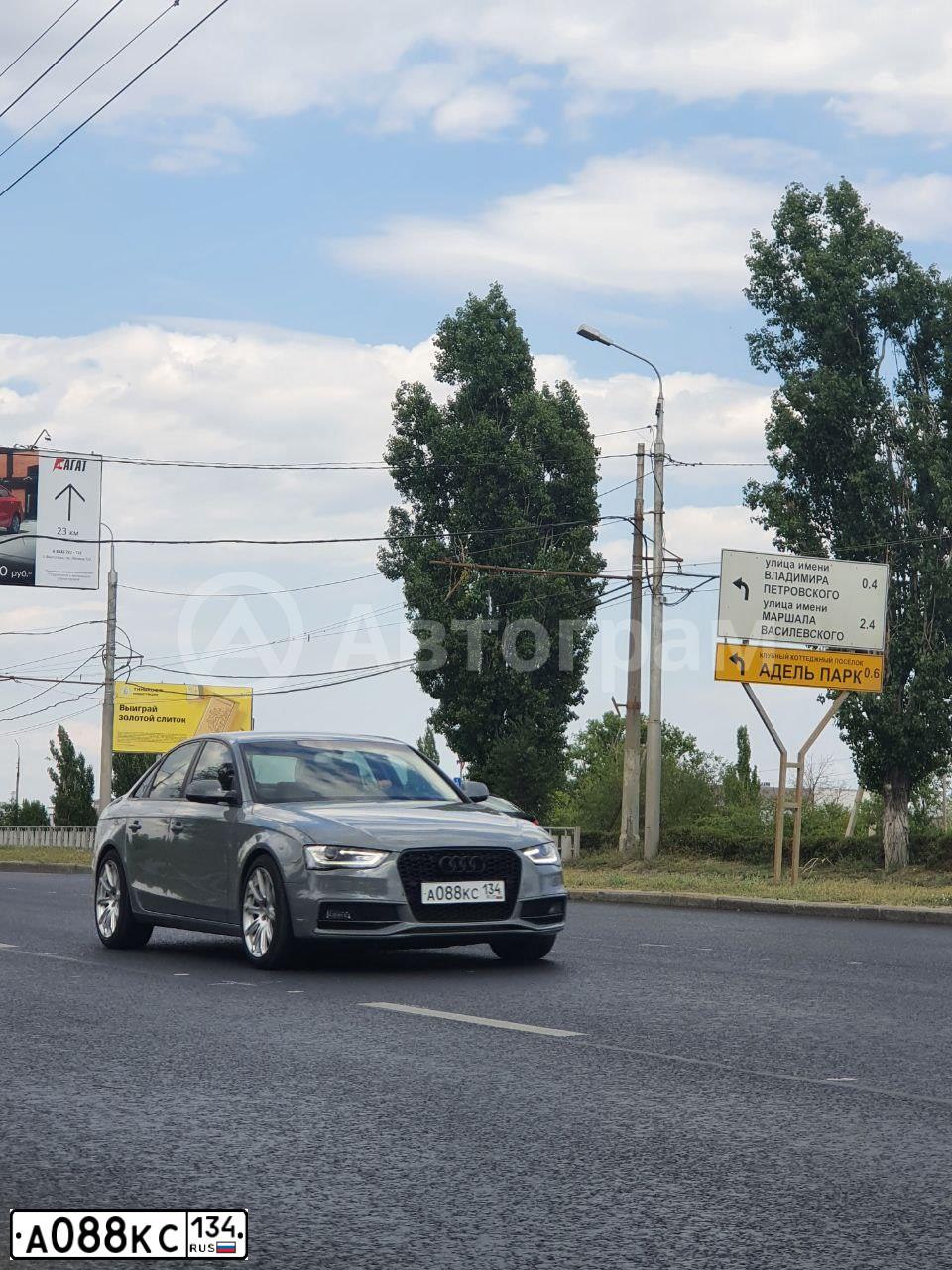 Фото автомобиля BMW SERIE 3, 2013 — госномер А088КС134. Цвет: Белый