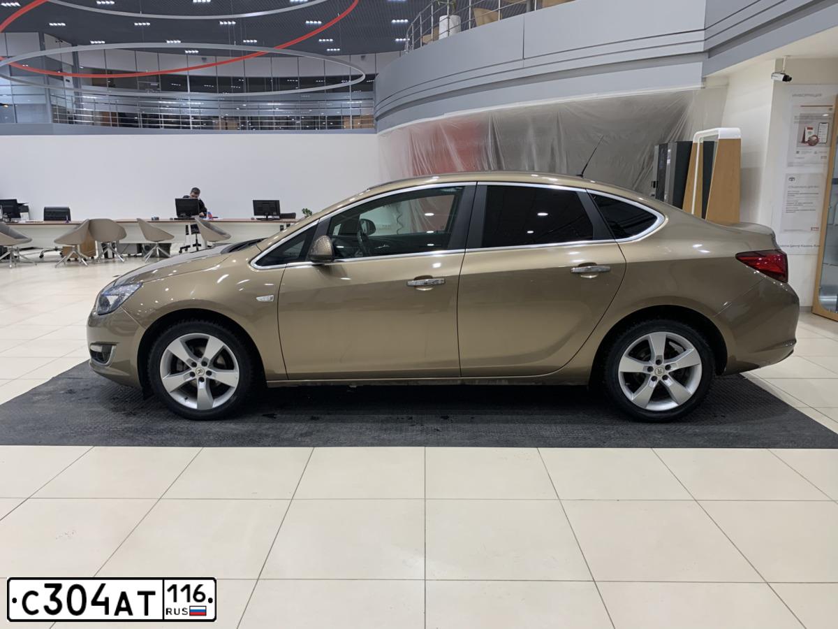 Фото автомобиля OPEL ASTRA, 2012 — госномер М838ВМ156. Цвет: БЕЖЕВЫЙ МЕТАЛЛИК
