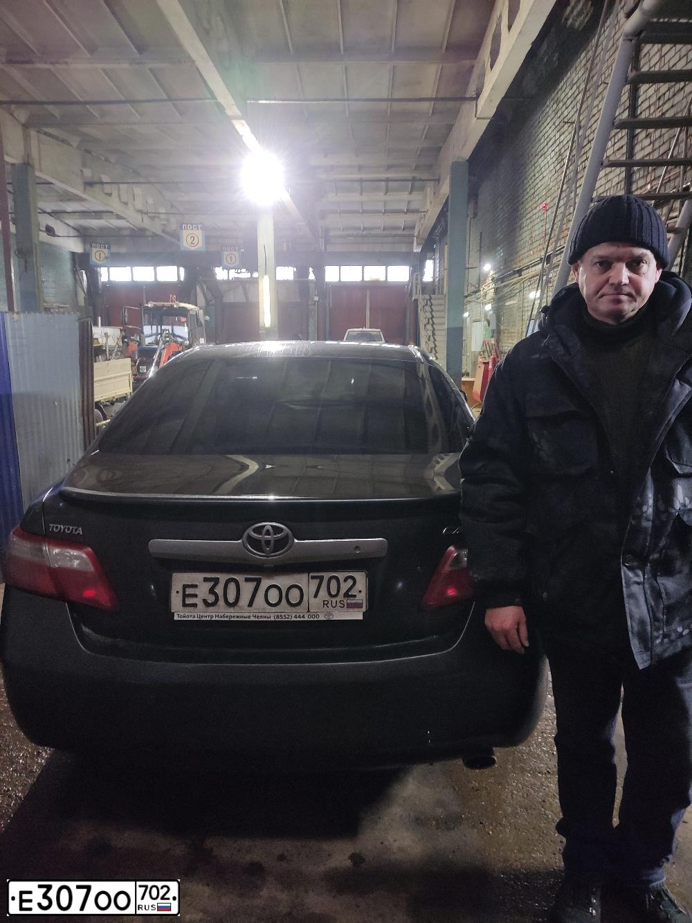 Фото автомобиля TOYOTA CAMRY, 2007 — госномер Е595ТН116. Цвет: Серый