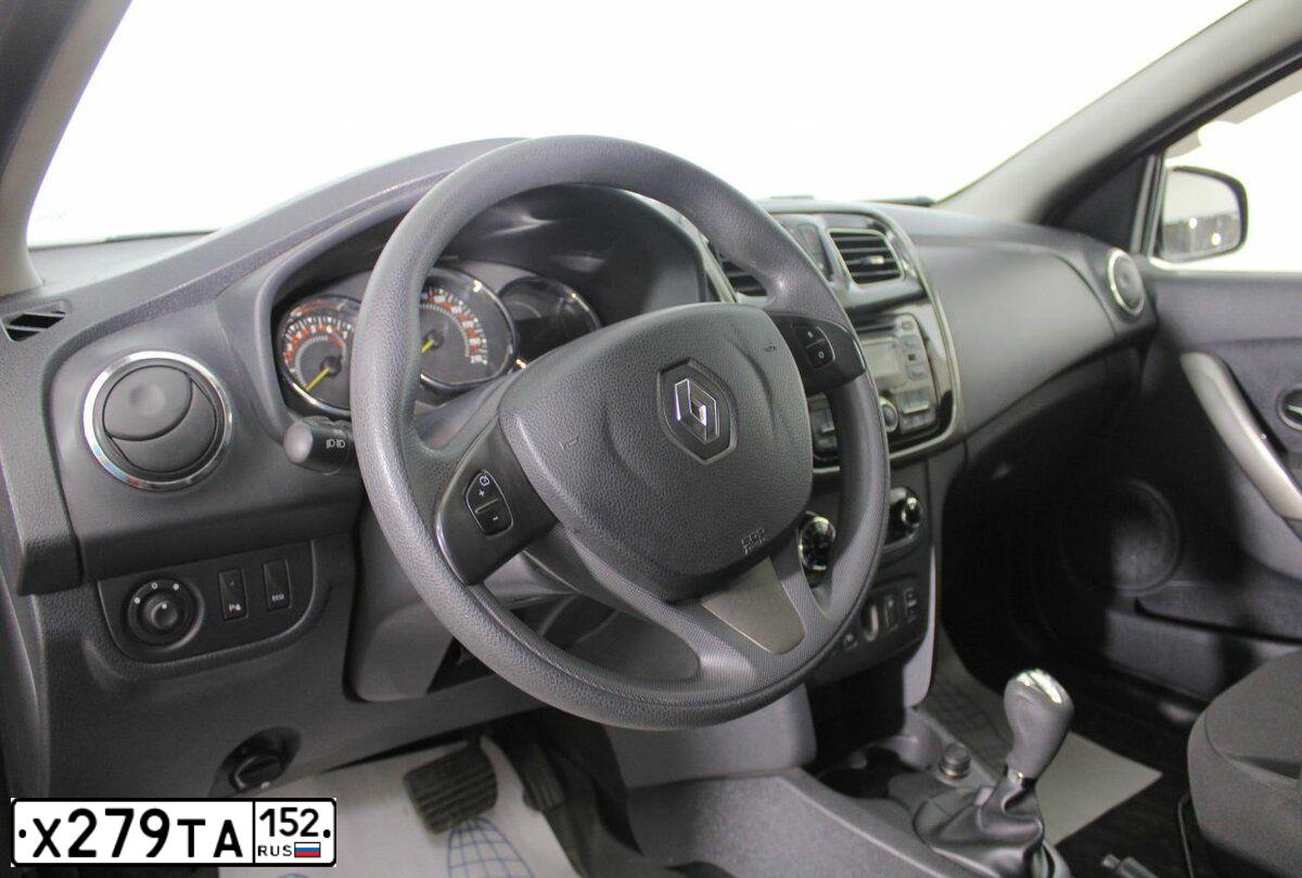 Фото автомобиля RENAULT SANDERO, 2015 — госномер А601УА750. Цвет: Красный